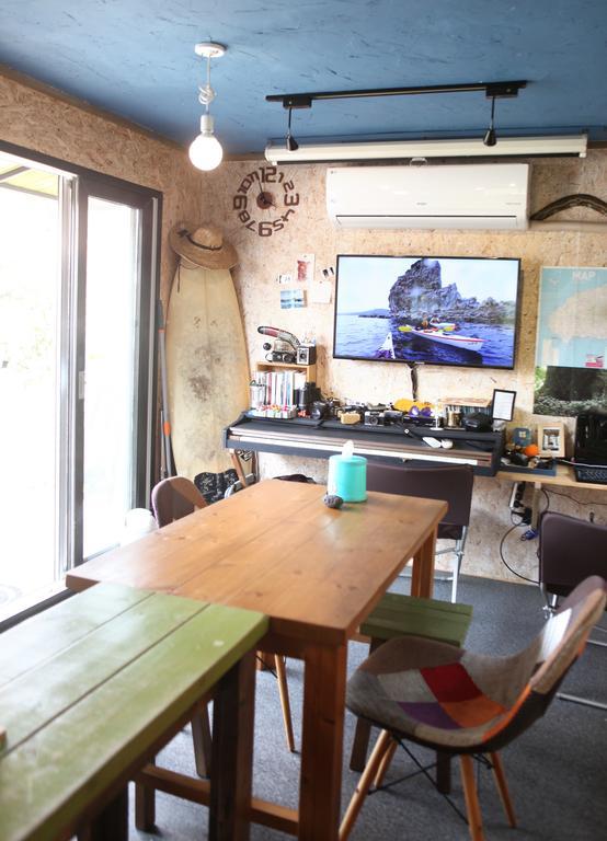 Basecamp Guesthouse Seogwipo Exterior photo