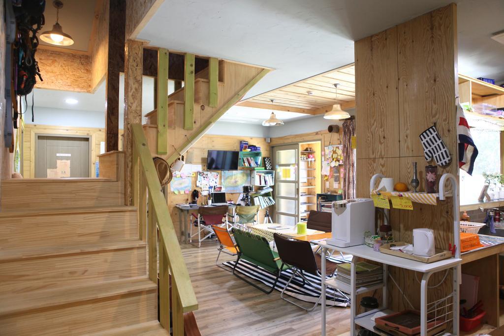Basecamp Guesthouse Seogwipo Exterior photo